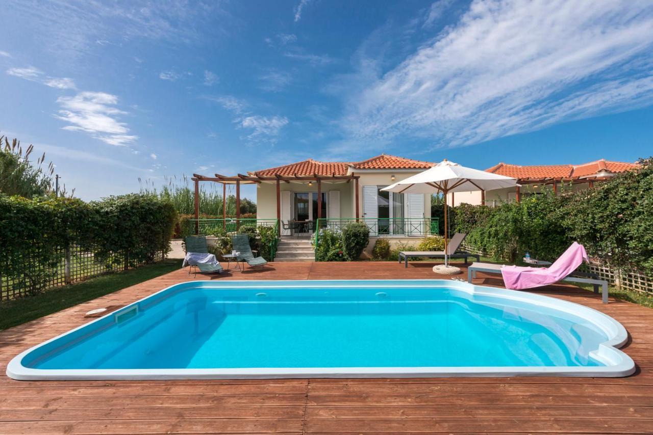 Venus Villa With Private Pool, 2Min To The Beach Finikounda Exterior foto