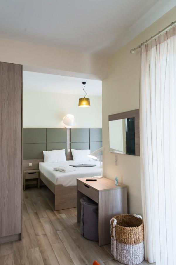 Venus Villa With Private Pool, 2Min To The Beach Finikounda Exterior foto