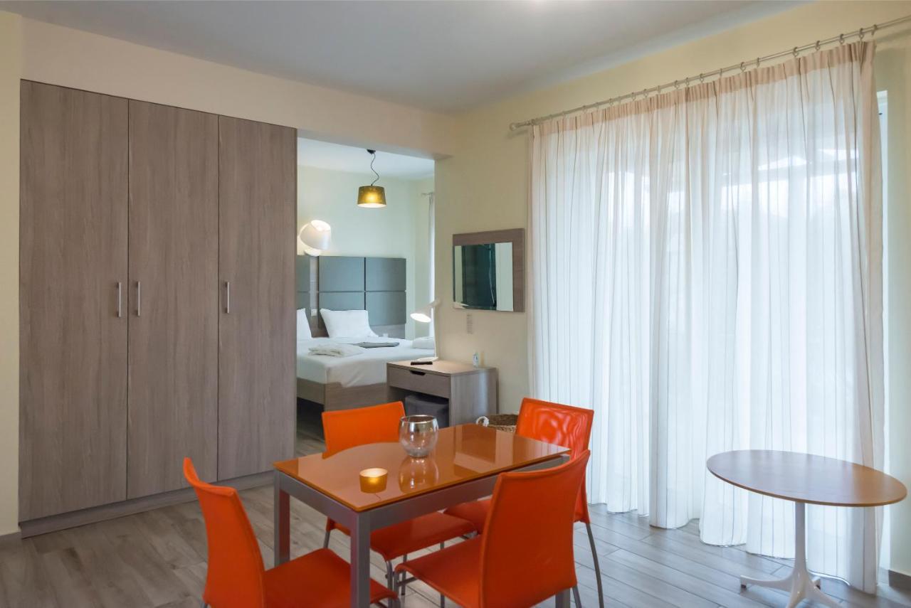 Venus Villa With Private Pool, 2Min To The Beach Finikounda Exterior foto
